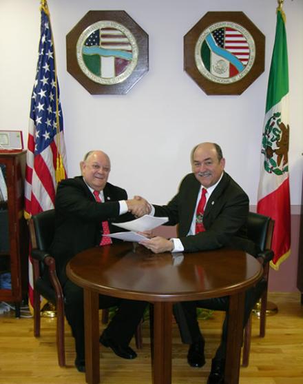 Mexican Commissioner Roberto Salmon (left) and U.S. Commissioner Edward Drusina signed Minute 318 related to the Colorado River. (Photo Credit: International Boundary and Water Commission)